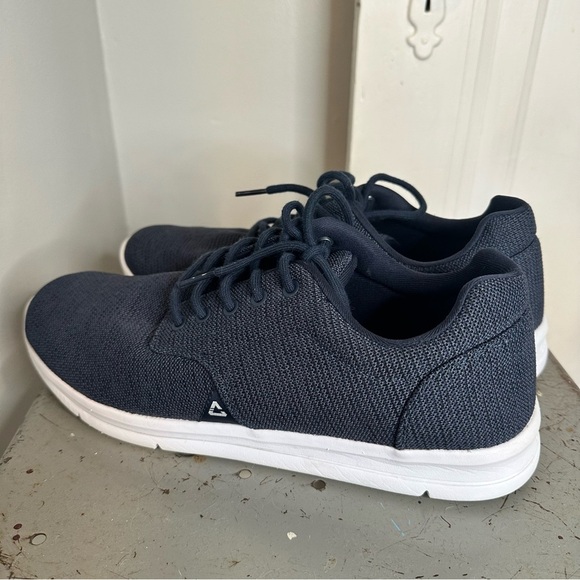 CUATER TRAVIS MATHEW MEN’S THE DAILY KNIT MESH | SIZE: 13 | HEATHER BLUE | EUC - Picture 5 of 11